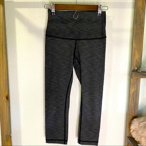Lululemon gray crop legging 19”, size 6
